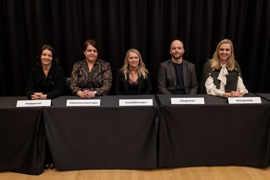 Aðalfundur 2022. Fulltrúar hluthafa Norðurorku. F.v.Dagbjört Jónsdóttir, Björg Erlingsdóttir, Fjóla Valborg Stefánsdóttir, Axel Grettisson og Ásthildur Sturludóttir. Á myndina vantar fulltrúa Eyjafjarðarsveitar