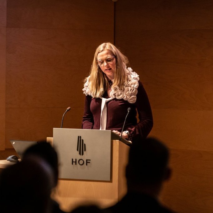 Ásthildur Sturludóttir, bæjarstjóri Akureyrarbæjar, setur ársfund