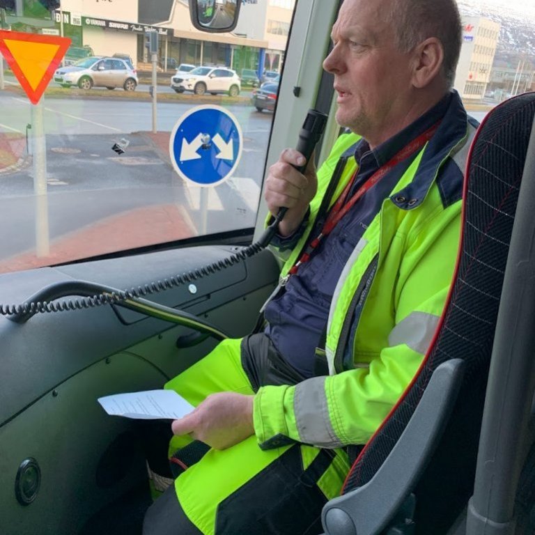 Kynnisferð starfsfólks haustið 2022. Haraldur Tryggvason sagði frá rekstri hreinsistöðvar fráveitu. (Mynd: Gunnur Ýr Stefánsdóttir)