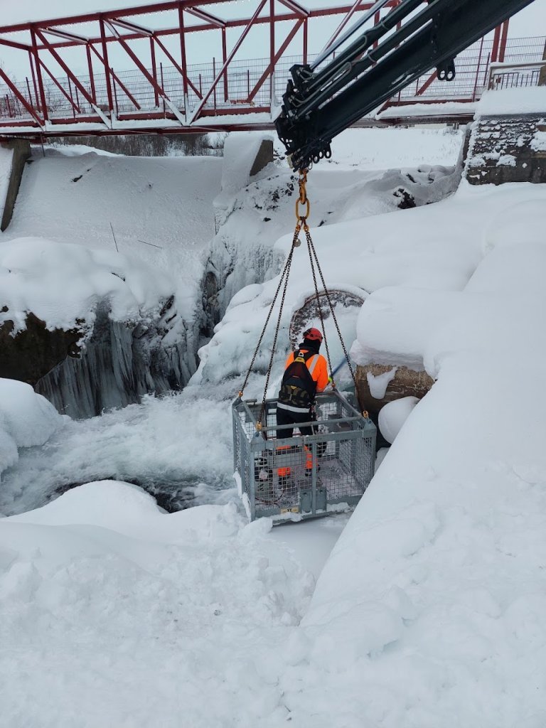 Við Glerárvirkjun (Mynd: Jón Örvar Gíslason)
