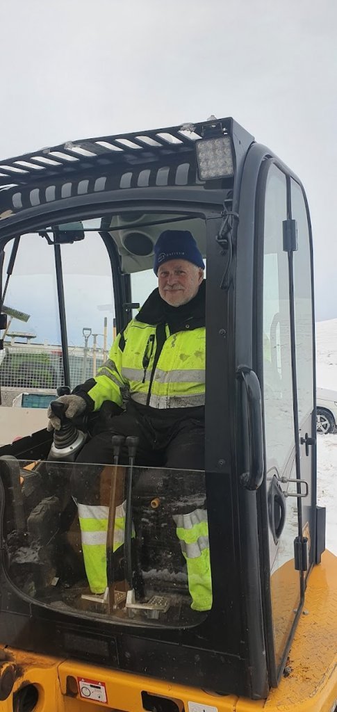 Kjartan í gröfunni (Mynd: Baldur Viðar Jónsson)