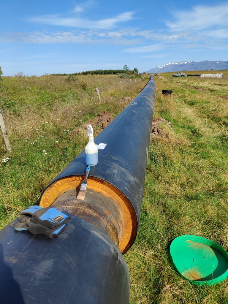 Lekaprófun á Hjalteyrarlögn skammt norðan við Skjaldavík. (Mynd: Hjalti Steinn Gunnarsson)